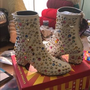 Current Mood jem boot white 8m